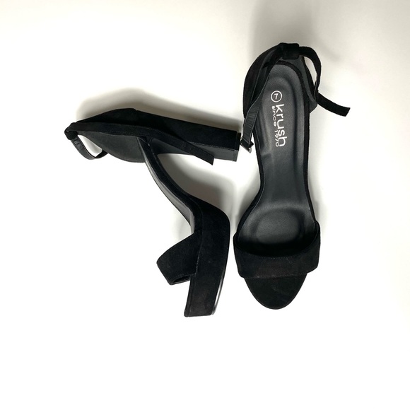 Black heels size 9 - Picture 2 of 7